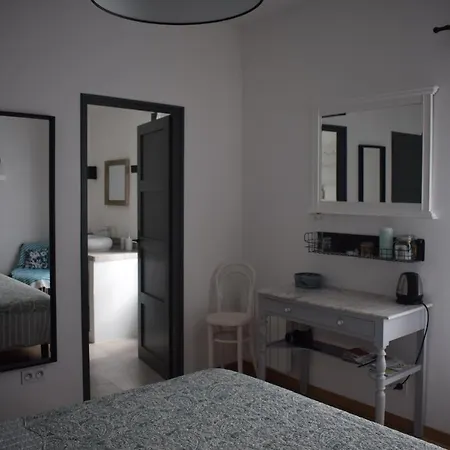 Les Jasmins Bed & Breakfast *